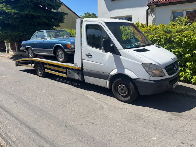 amerykańskie auto na lawecie świdnica