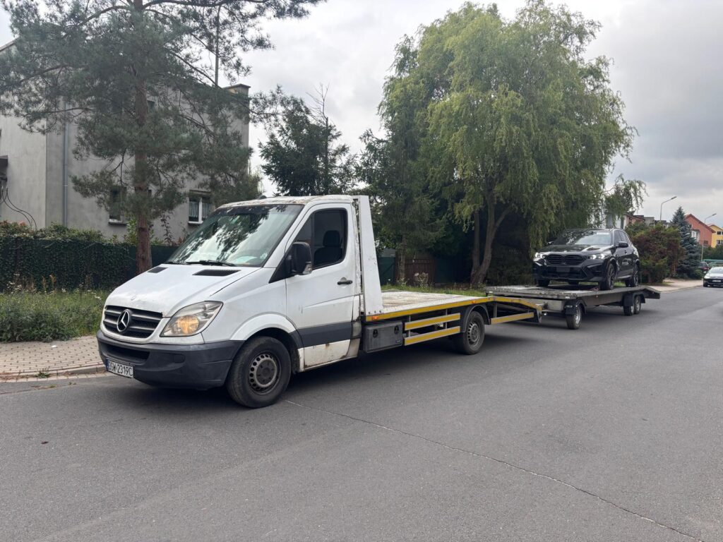 Galeria naszych usług - laweta, holowanie, transport aut pomoc drogowa Świdnica, dwie lawety