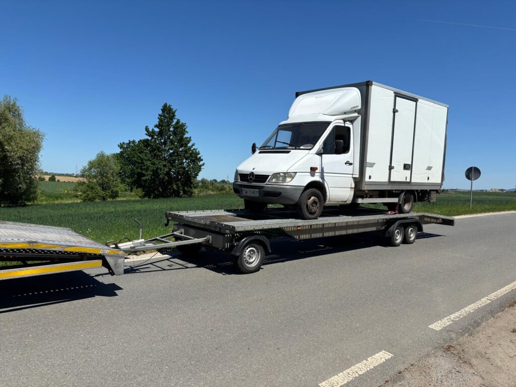 Galeria naszych usług - laweta, holowanie, transport aut pomoc drogowa Świdnica, przewóz aut ciężarowych na lawecie