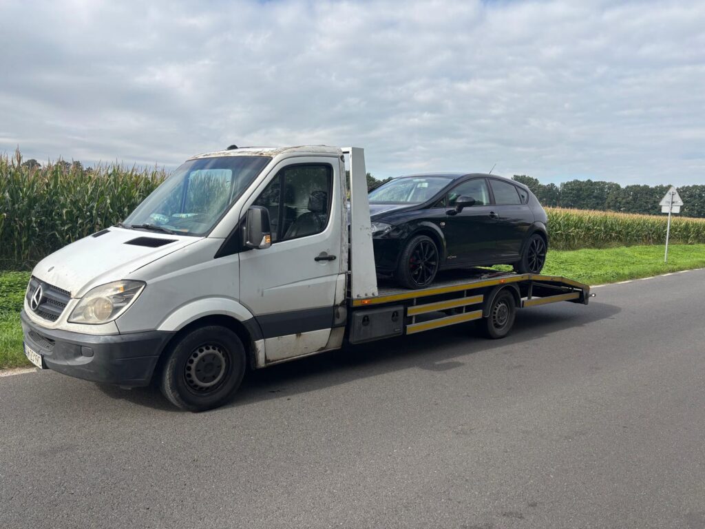 Galeria naszych usług - laweta, holowanie, transport aut transport samochodów na lawecie, Świdnica i okolica
